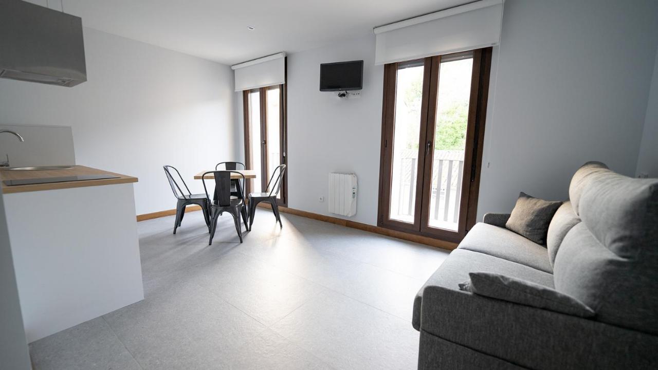 Apartamentos Puerta De Occidente Cornellana Eksteriør bilde