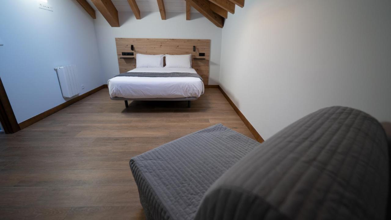 Apartamentos Puerta De Occidente Cornellana Eksteriør bilde