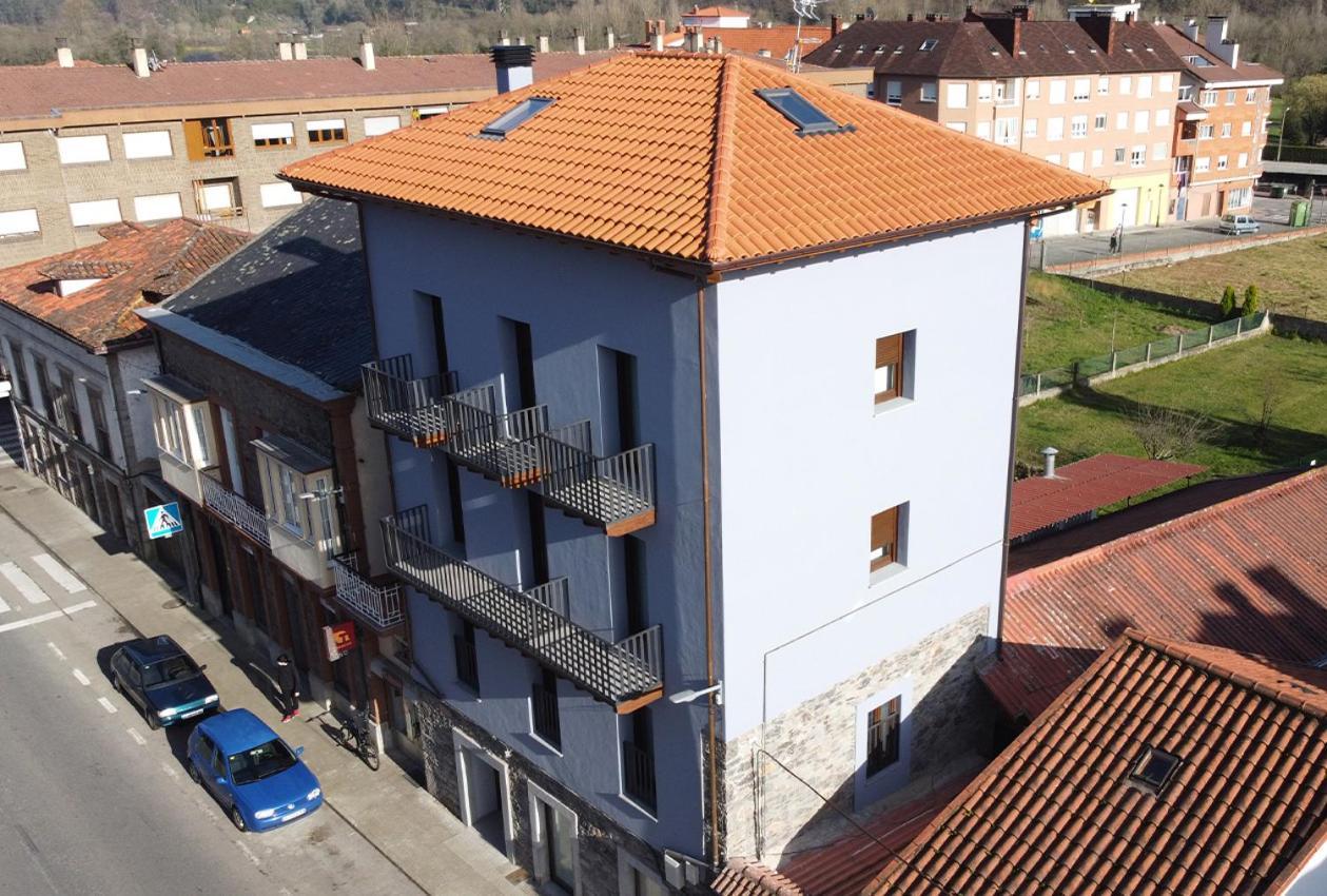 Apartamentos Puerta De Occidente Cornellana Eksteriør bilde